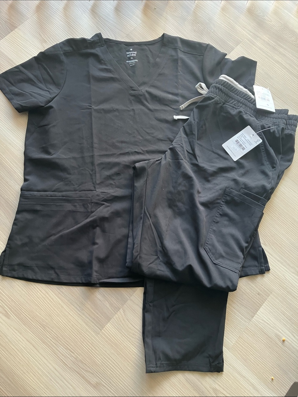 Beyond Scrubs women’s scrub set size XL, NWT